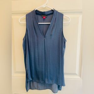 Sleeveless v neck high low top